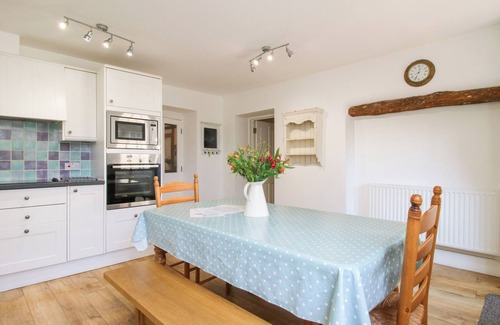 Ludwel Cottage | THE MALTSTER'S HOUSE, family friendly, with open fire in Ludlow