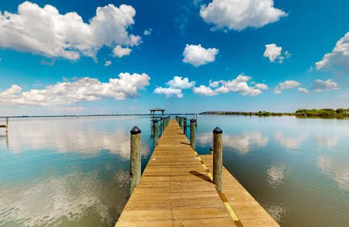 Cocoa House | The Manatee Cove - Side A