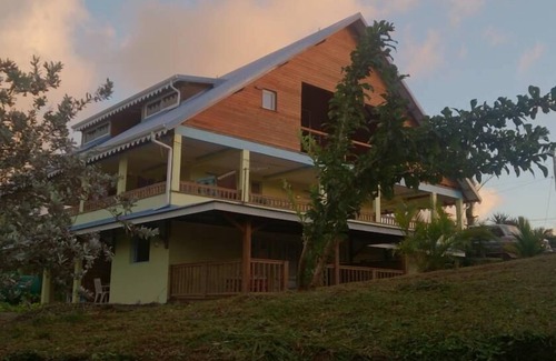 Saint-Esprit Apartment | The Mango and its beautiful terrace