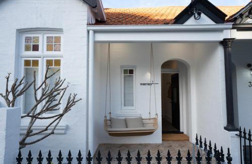 Manly House | The Manly House - 100 steps from Manly Beach