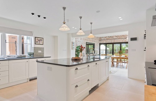 Royston House | The Manor at Minstrel Court - 12085