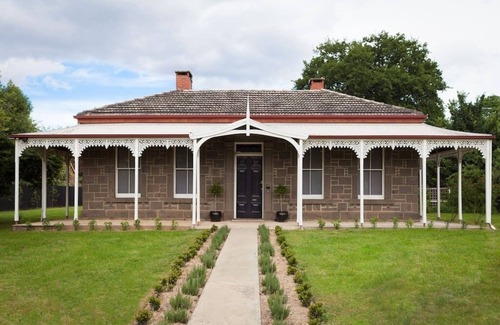 Kyneton House | THE MANSE ON EBDEN - PUT ON YOUR SUNDAY BEST