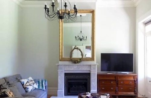 Kyneton House | THE MANSE ON EBDEN - PUT ON YOUR SUNDAY BEST