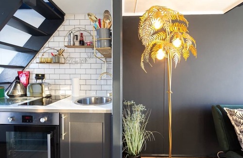 Seafront Boat Rental | The Marina retreat -free parking