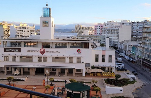 Se Apartment | THE MARKET SQUARE HOUSE-See the beach from the city heart