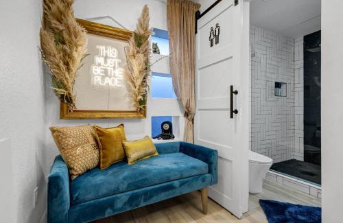 Frisco Original Donation House | The Martin Frisco Stay & Play Hot tub, Pool & Firepit