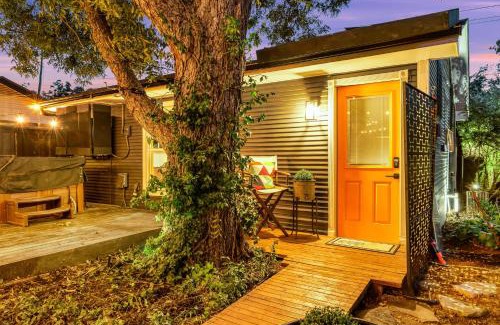Frisco Original Donation House | The Martin Frisco Stay & Play Hot tub, Pool & Firepit