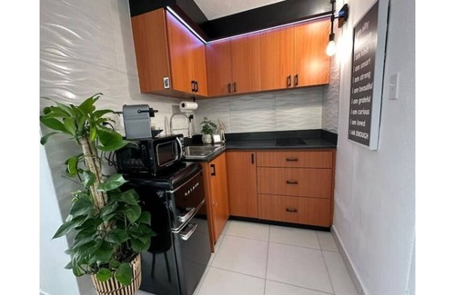 Levittown Apartment | The Mary House #2