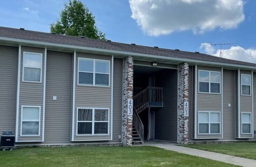 Hamilton Apartment | The Mary Lou - Entire 2 Bedroom Apt in Quilt Town, USA