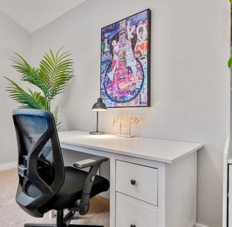 Symons Valley House | The Mask - 5BD - Movie Room - KidFriendly