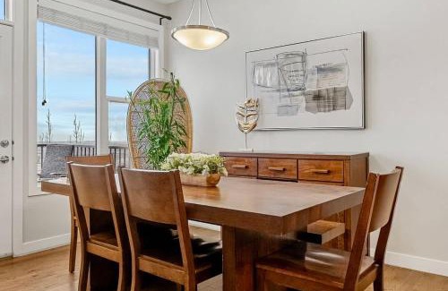 Symons Valley House | The Mask - 5BD - Movie Room - KidFriendly