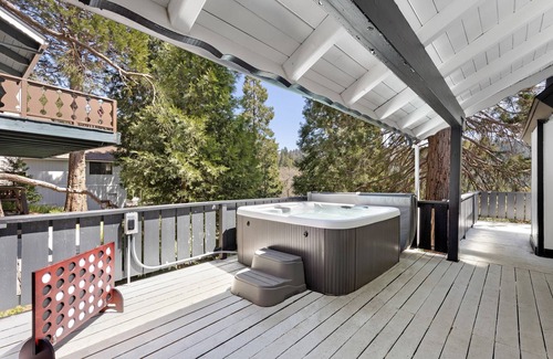 Crestline House | The Matterhorn Manor by Avantstay Harry Potter Inspired A-frame Home w/Hot Tub & Views