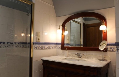 Vattetot-sous-Beaumont Bed & Breakfast | The Maupassant bedroom in the authentic and newly renovated cottage La Chaumière Normande