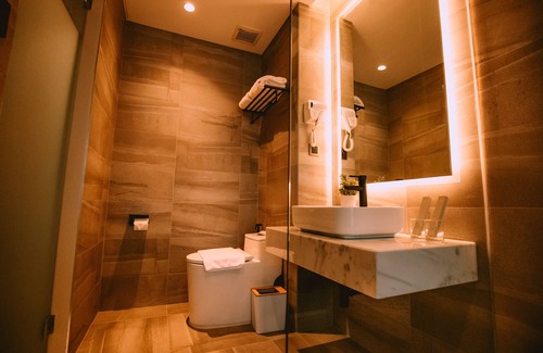 Cauayan Hotel | The Maximilian Hotel