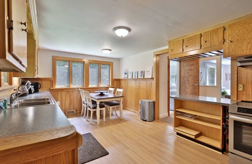East Haven  Rutland County Cottage | The Mendon Cottage: Charming Home Close to Killington, Pico and Rutland.
