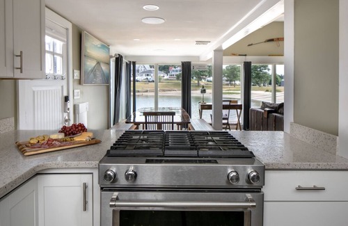 Onset House | The Mermaid House @ OBC Cape Cod Beach Resort-8PPL.HotTub
