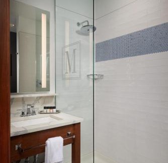 Muscatine Hotel | The Merrill Hotel & Conference Center, Muscatine, a Tribute Portfolio Hotel