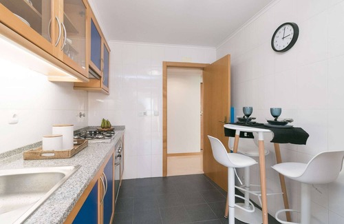 Lumiar Apartment | ✨The Metropolitan: Premium Apartment with Balcony and Parking