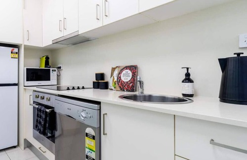 Darwin City Centre Apartment | The Midas Touch | Rooftop Pool & Free Parking