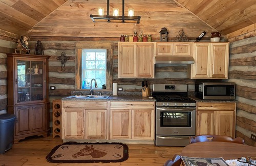 State Road Cabin | The Midnight Moon Cabin, Horses, Goats, Cows, Hot tub, relax, then do it again!