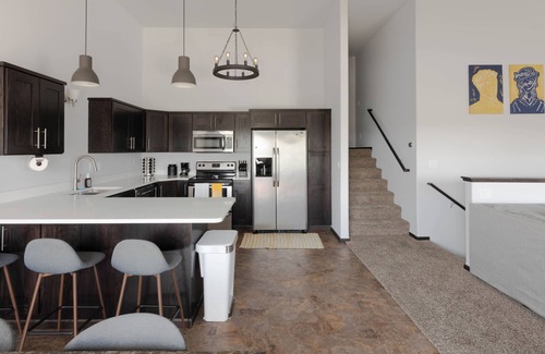 West Fargo House | The MikkonINN - Modern 3 bed home by The Lights