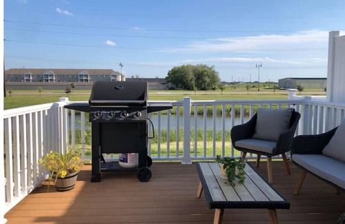 West Fargo House | The MikkonINN - Modern 3 bed home by The Lights