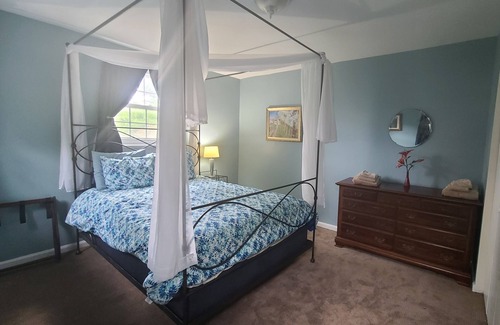 Lovettsville Cottage | The Milk Cottage - Cozy Getaway in the Country