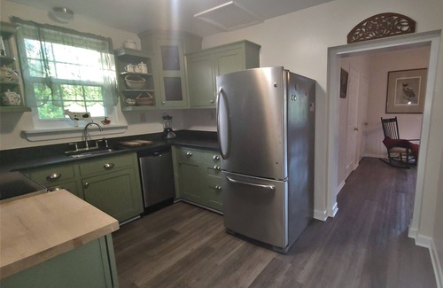 Lovettsville Cottage | The Milk Cottage - Cozy Getaway in the Country