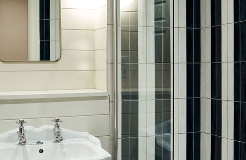 Richmond-upon-Thames Hotel | The Mitre, Hampton Court