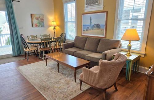 Cherry Valley House | The Monarch - 4 Butternut