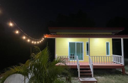 Chakphong House | The Monday ที่พักราคาถูก ใกล้หาดแหลมแม่พิมพ์