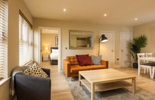 Belfast Apartment | The Monet - Chic 1 bd Apt -Gold Short Term Stays