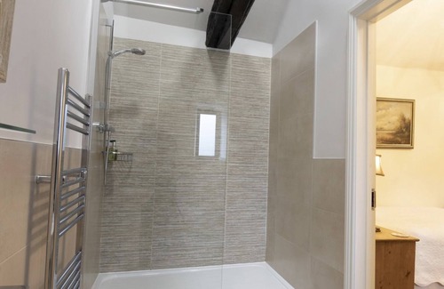 Stoney Middleton Hotel | The Moon Inn at Stoney Middleton