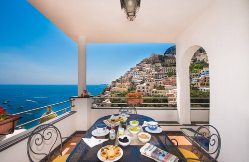 Positano City Centre Apartment | The Moon Positano, only 3 minutes walk to reach the main beach in Positano.