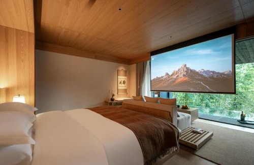 Guang'an Hotel | The Mount Route