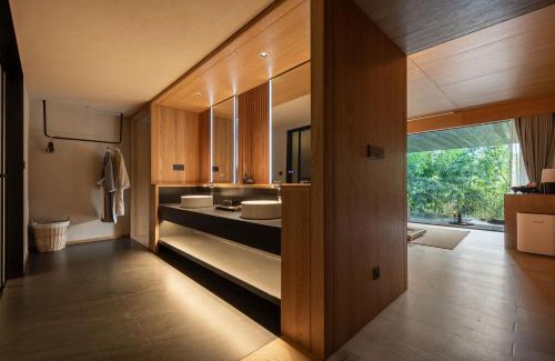 Guang'an Hotel | The Mount Route