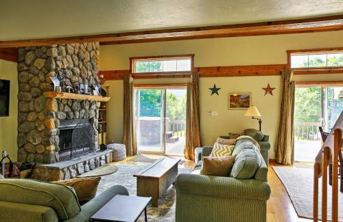 Windham House | The Mountain House Windham Retreat with Hot Tub!