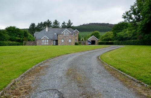 Ninemilehouse House | The Mountain Lodge Slievenamon spacious 4 bedroom house