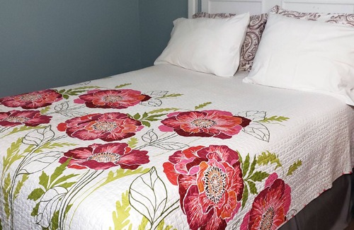 Pleasant Bay Hotel | The Mountain View Motel & Cottages