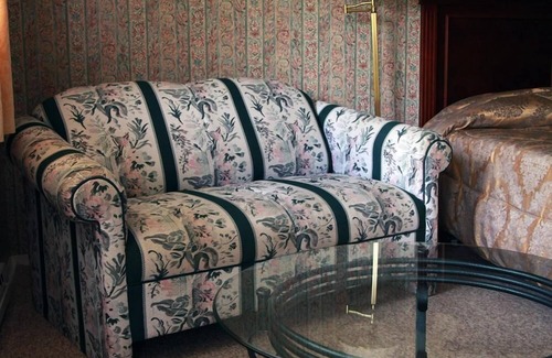 Pleasant Bay Hotel | The Mountain View Motel & Cottages