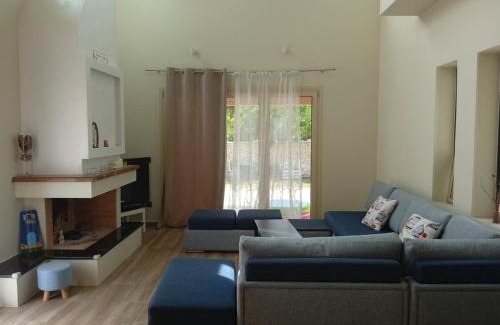Aleimmatades Villa | The mountain villa of Eleftheria