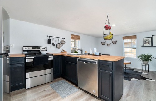Olathe House | The Mulberry House: Cozy Home In Downtown Olathe