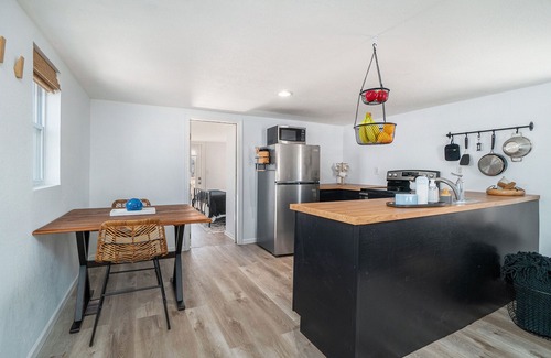 Olathe House | The Mulberry House: Cozy Home In Downtown Olathe