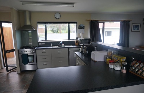 Gisborne House | The name "Vineyard Vista" reflects the setting of this property.