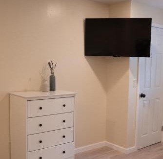 Hammondsport Apartment | The Nautilus at JS Hubbs Guest House