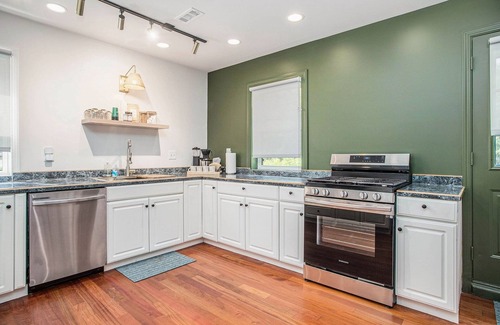 New Buffalo Apartment | The Neighborhood Hotel Grand Beach Cottage 13 - King, Queen, & Twin Bed, Pet Friendly