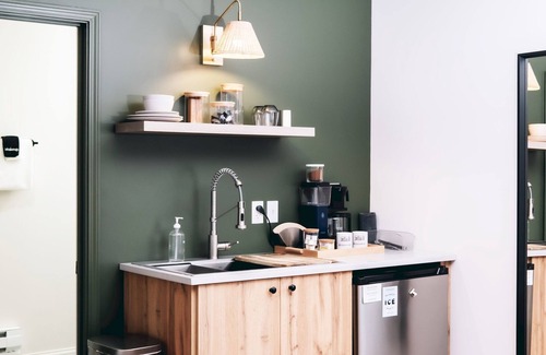 New Buffalo Apartment | The Neighborhood Hotel Grand Beach Suite 8 - Studio