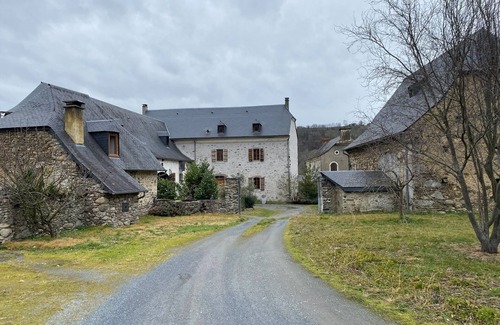 Arcizac-ez-Angles Apartment | The Néo refuge, 4km from Lourdes at the foot of the Pyrenees. Ideal for families.