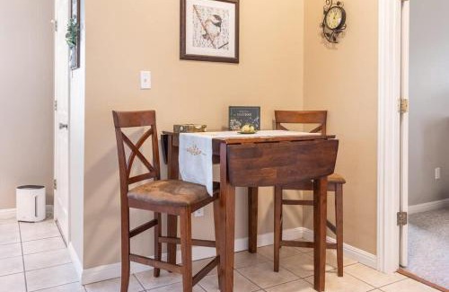 Waco House | The Nest 1 Bedroom Suite 12 min from Magnolia