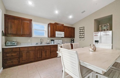 Cape San Blas House | The Nest | 3BR | Pet-Friendly | Steps to Beach